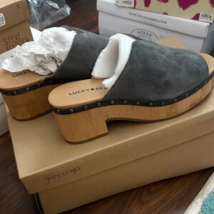 Lucky Brand Charcoal Suede Clogs